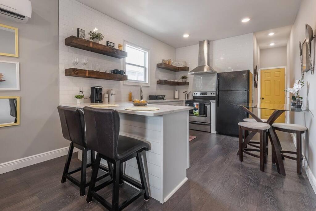 Gambino Getaway Shotgun Style Apt In The Heart Of Ybor City Tampa Exterior foto